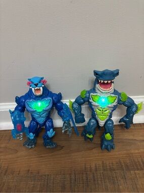 2 MR BEAST Lab Cryo Lab Mystery Collector Figure Tiger & Hammerhead Shark works